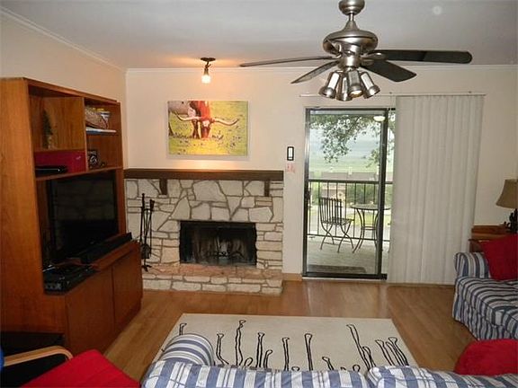 3rd image of 1603 Parkview Dr APT D10