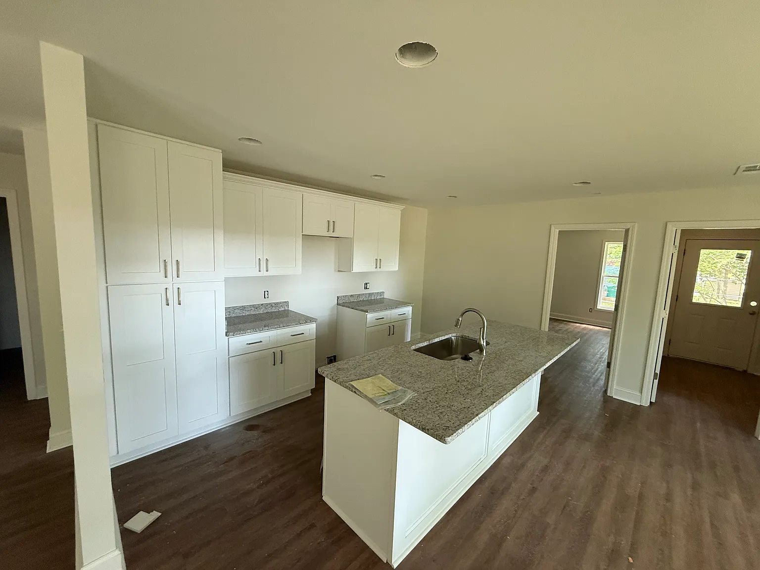 3 bed, 1451 sqft, $2,000 — Photo 4