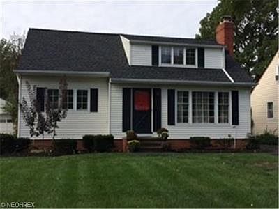 2nd image of 16449 Parklawn Ave