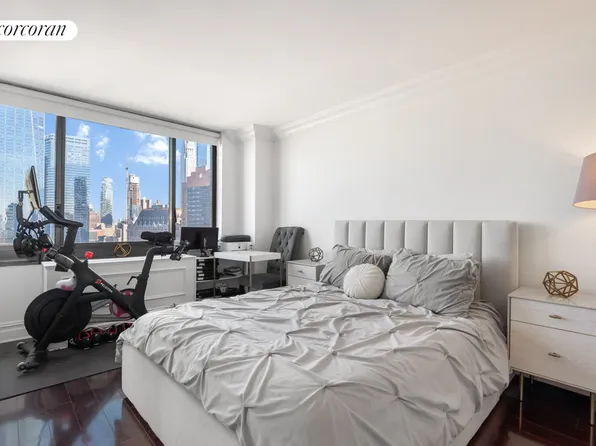 200 Rector Place image 9 of 26