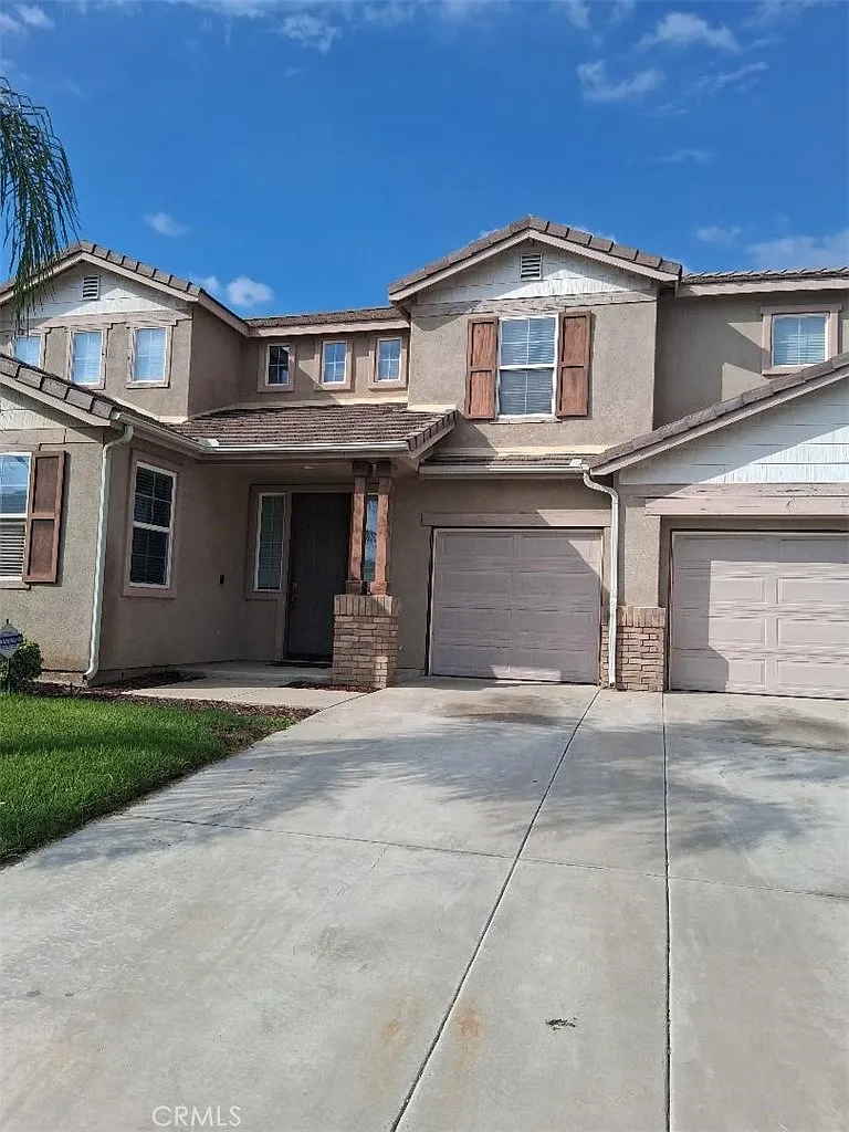 7 bed, 4.5 bath, 3515 sqft, $1,200 — Photo 1