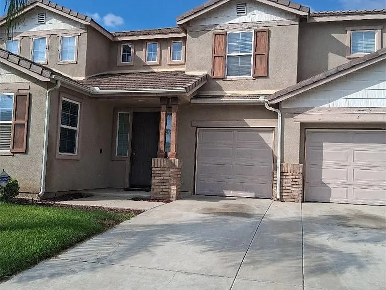 26928 Commons Dr — Photo 1