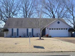 95 Woods Edge Dr, Jackson, TN 38301