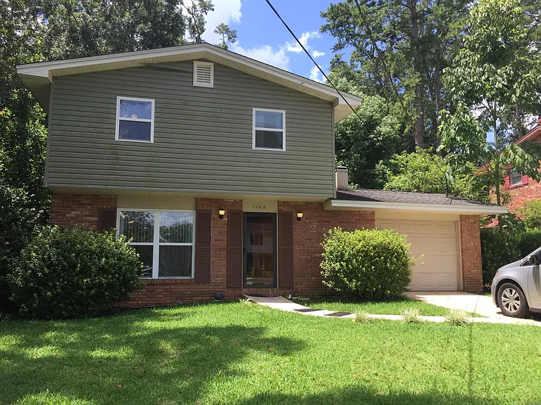 1108 Carissa Dr — Photo 2