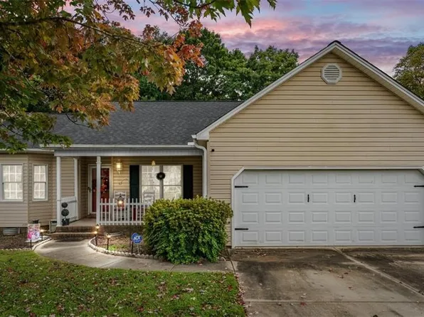 204 Aldridge Ln, Archdale, NC 27263