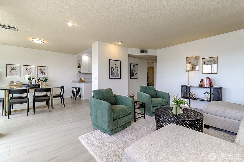 5th image of 525 Broadway #302