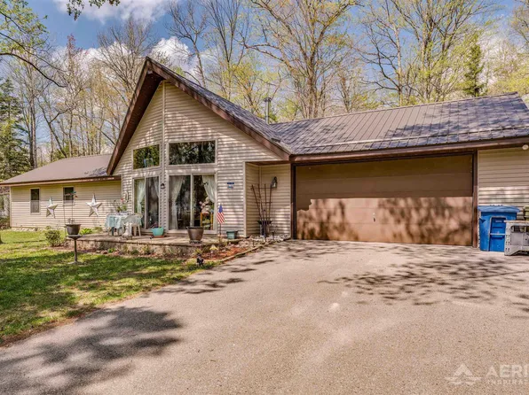 323 Everett Trl, Hale, MI 48739