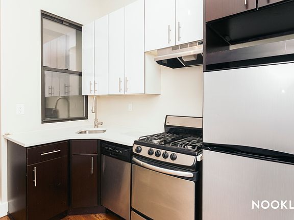 5th image of 1355 Putnam Ave APT 3R