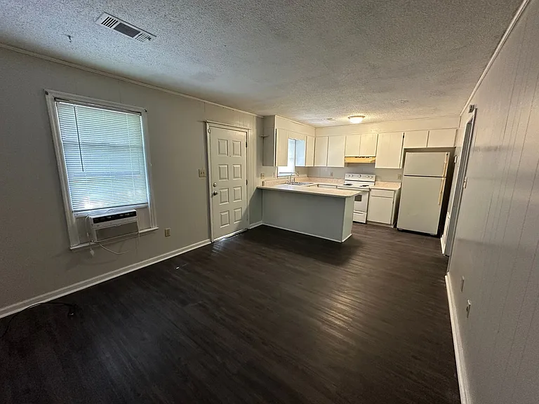 136 Tyrone Blvd #136 — Photo 3