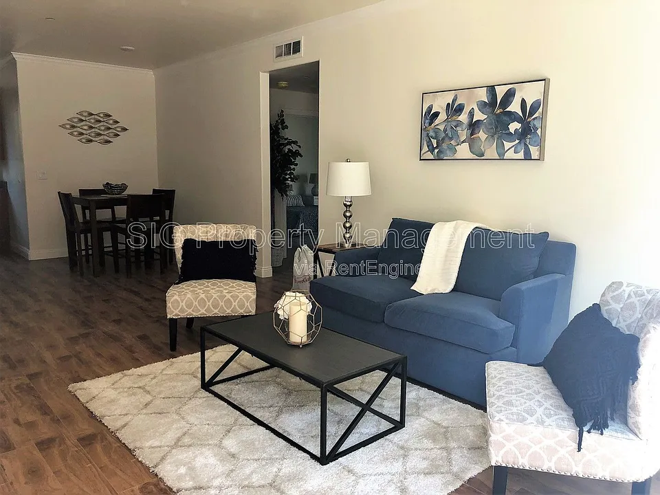 10215 Tujunga Canyon Blvd #106