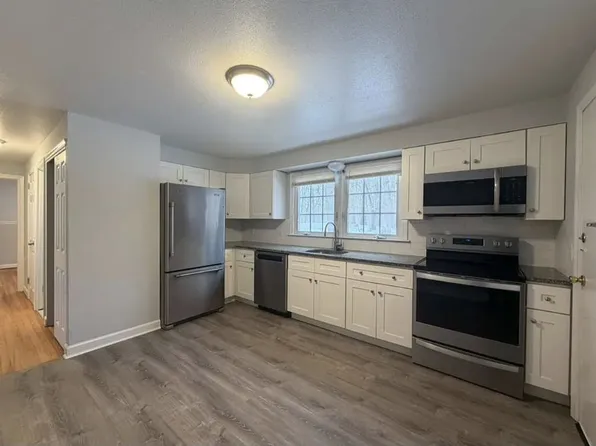 122 Country Club Rd, Cheshire, CT