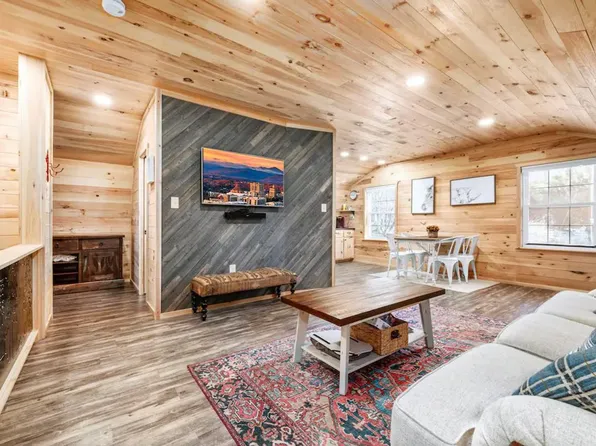 1236 Upper Brush Creek Rd #Id1373204p, Fairview, NC 28730