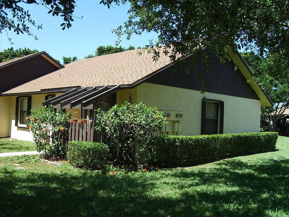 1st image of 100 Via De Casas Norte