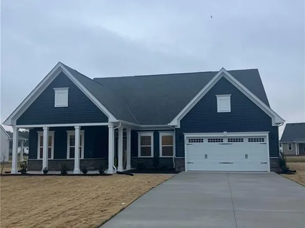 228 Grandview Dr, Elizabeth City, NC 27909