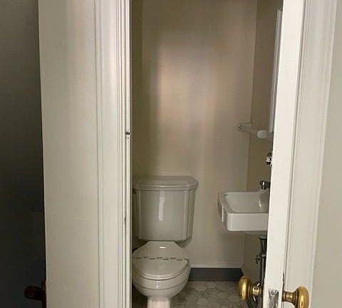 5th image of 1607 Mahan Ave