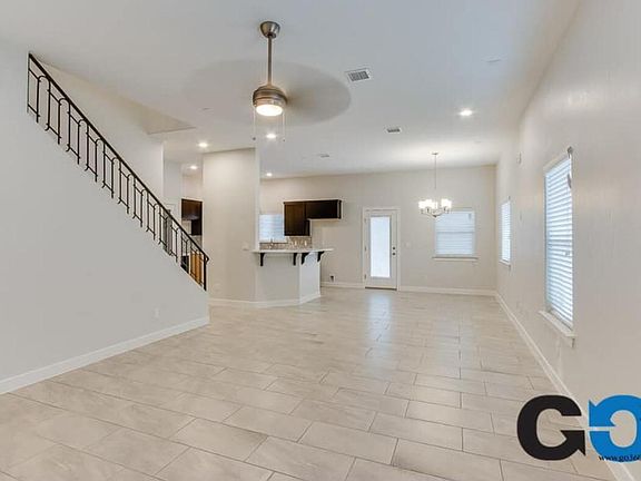 3rd image of 420 Indigo Ct