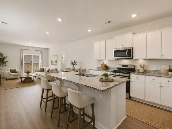 219 Watersglen Dr, Summerville, SC 29486
