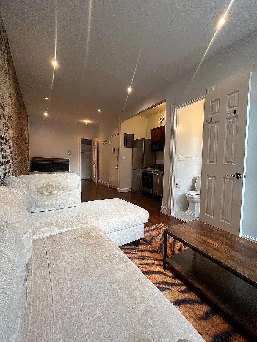 414 East 78th Street — Photo 4