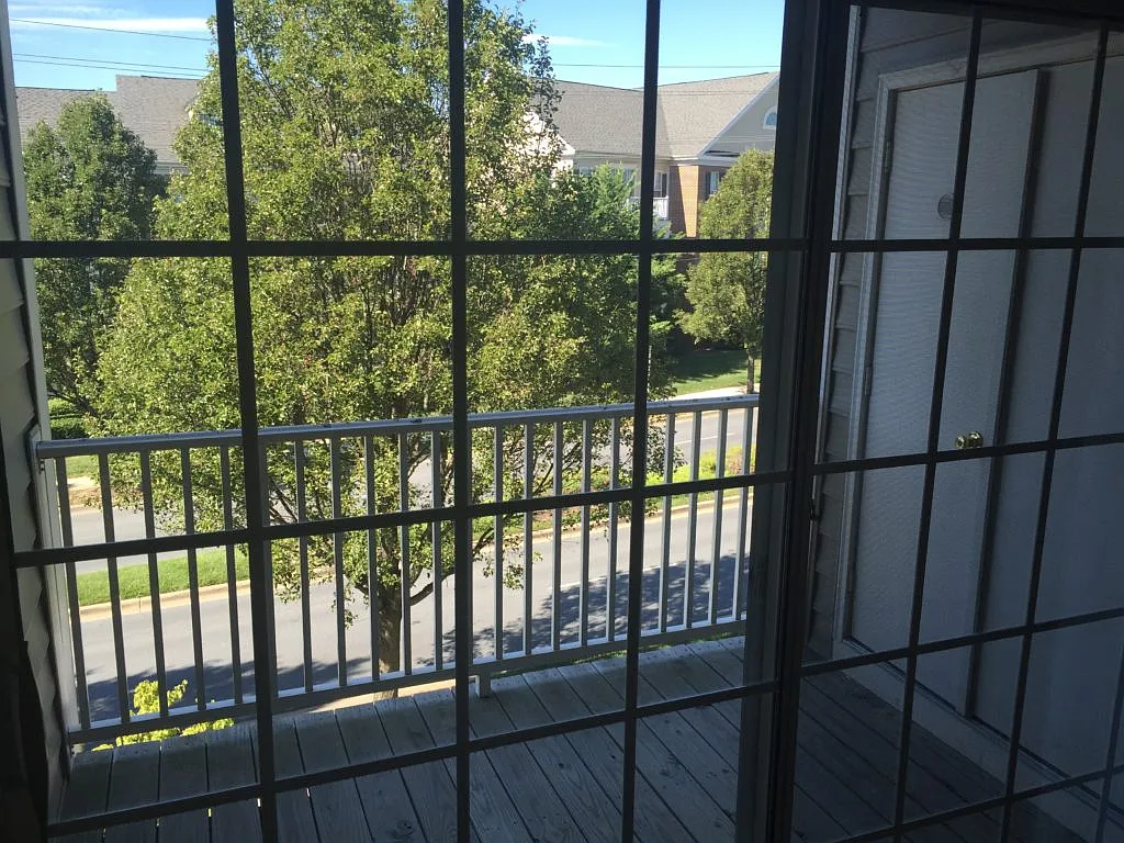 2 bed, 1050 sqft, $1,797 — Photo 1