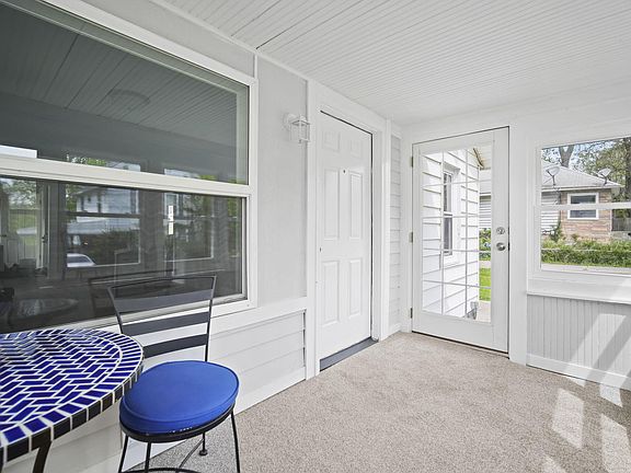 3rd image of 2118 Sunnyside Ct