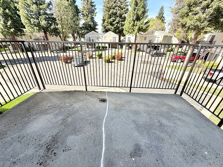 Cabernet Apartments & Duplexes — Photo 25