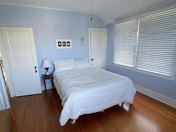 5th image of 74 Goetze St
