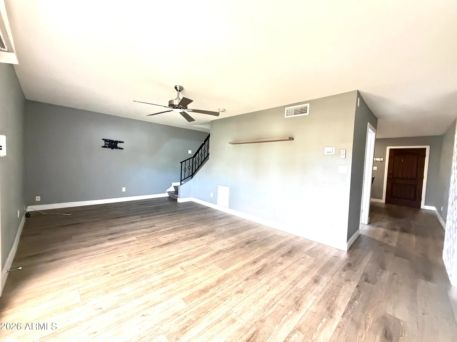3 bed, 3.0 bath, 1408 sqft, $2,400 — Photo 4