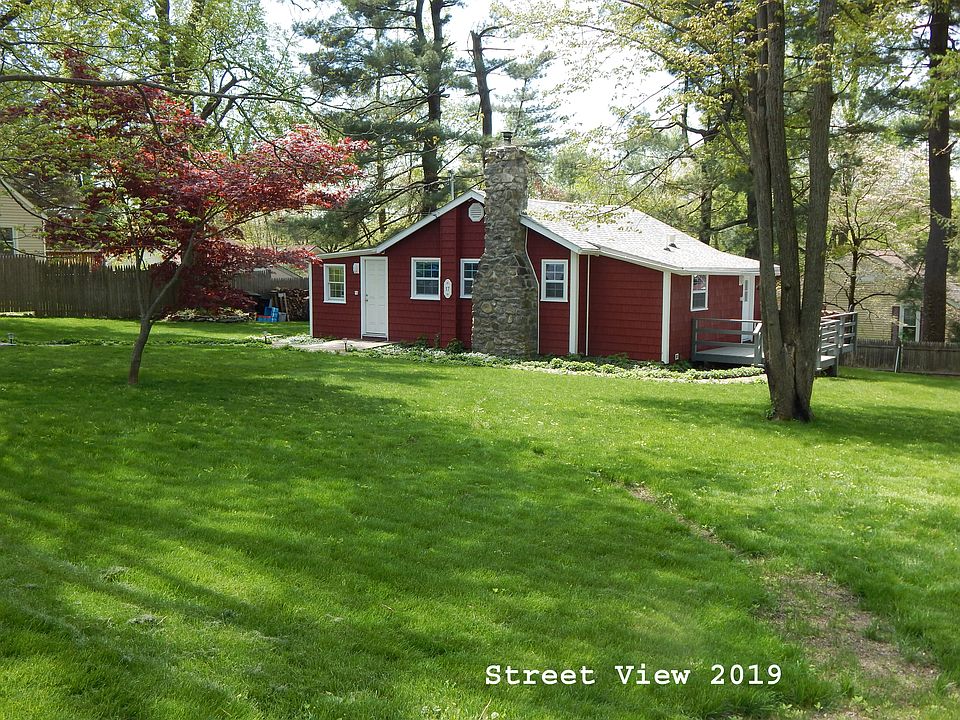 2nd image of 17 Old Mill Rd