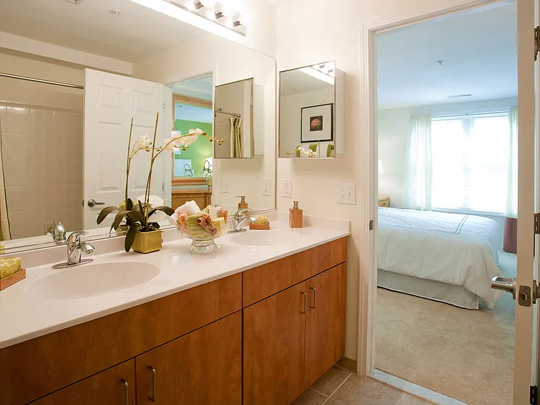 Spa Cove Apartments — Photo 15