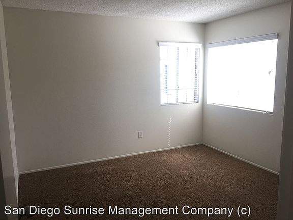 2nd image of 4465 48th St APT 3