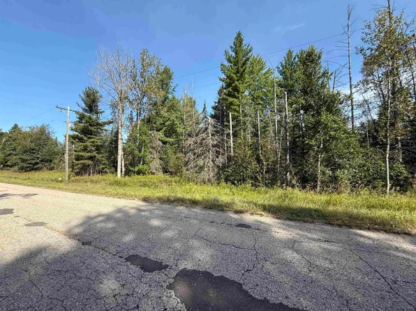 W7398 Chalk Hills Rd, Daggett, MI 49821