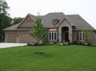 25061 Woodridge Cir, Leavenworth, KS 66048