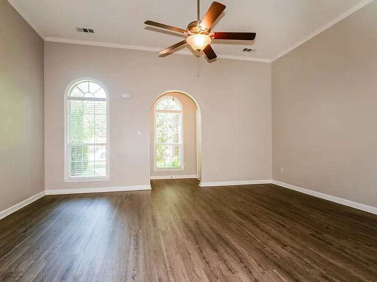 8701 Eagle View Dr — Photo 4