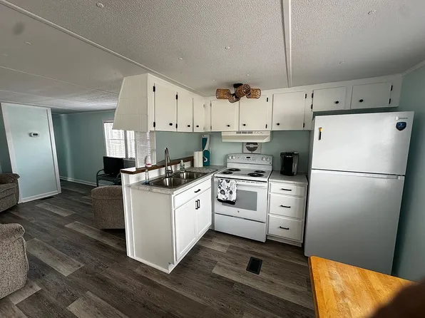 1440 Salter Path Rd #L1, Atlantic Beach, NC 28512