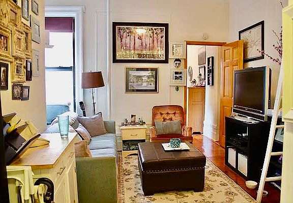 4th image of 31 W 85th St APT 2