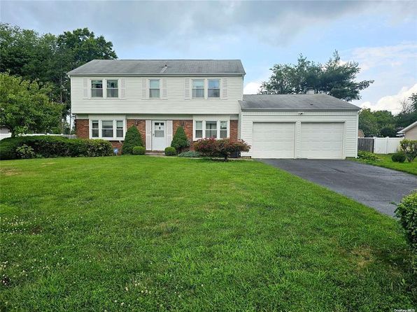 9 Maureen Ln