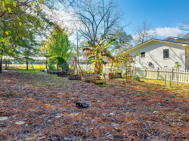 215 Perryman Rd — Photo 39