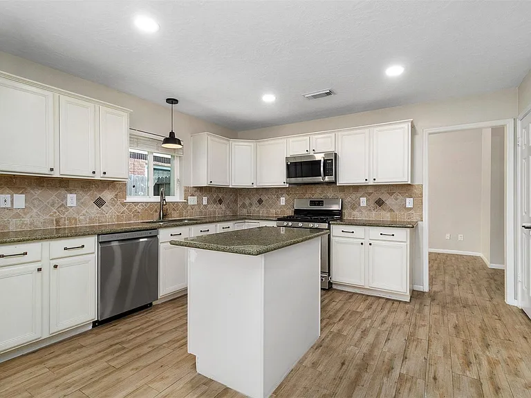 2918 Abbey Field Dr — Photo 7