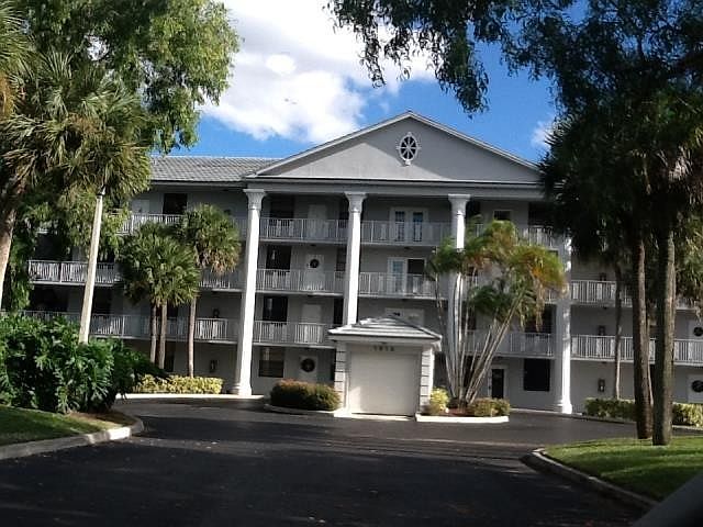 1st image of 1510 Whitehall Dr APT 303