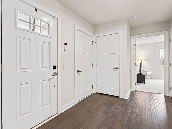 4th image of 319 Fairmeadow Way
