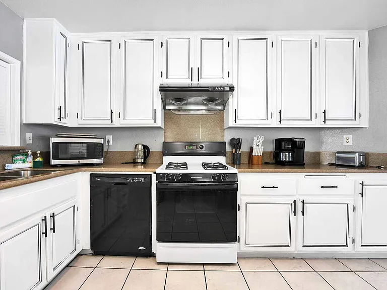 12675 Elmhurst Dr — Photo 33