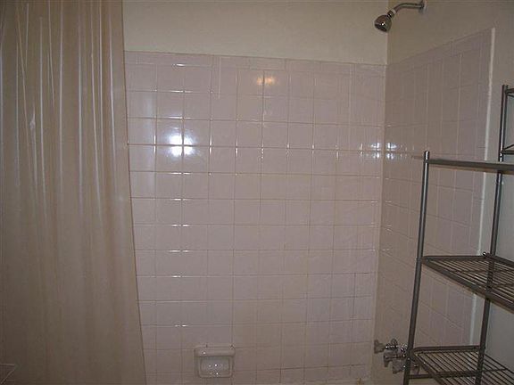 3rd image of 273 Hedgewood Ct