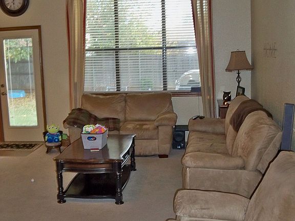 4th image of 10228 Bradford Way