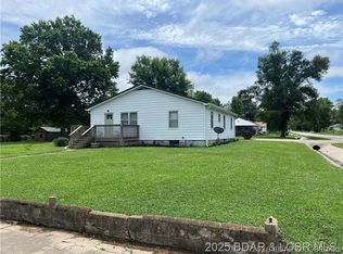 424 W Washington St, Versailles, MO 65084