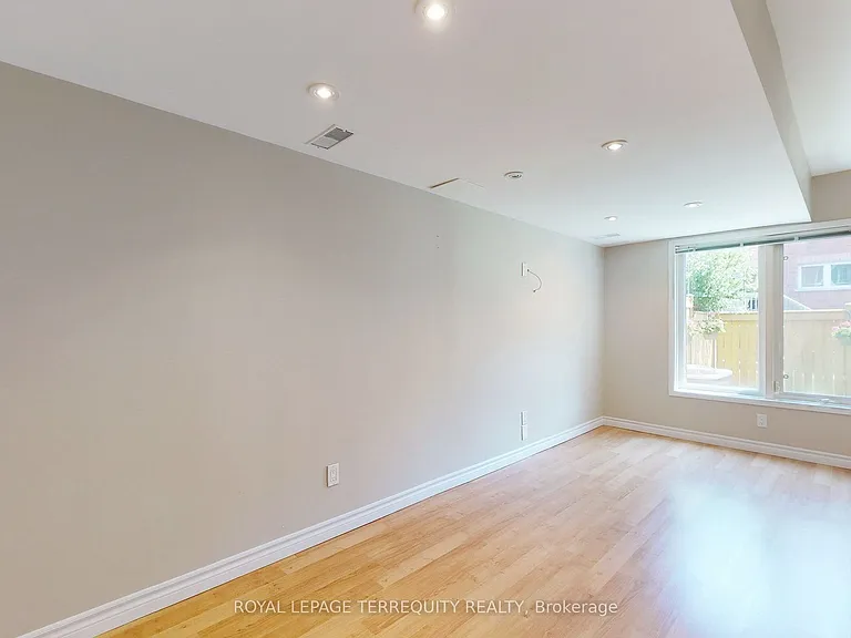 1130 Cawthra Rd #46 — Photo 34