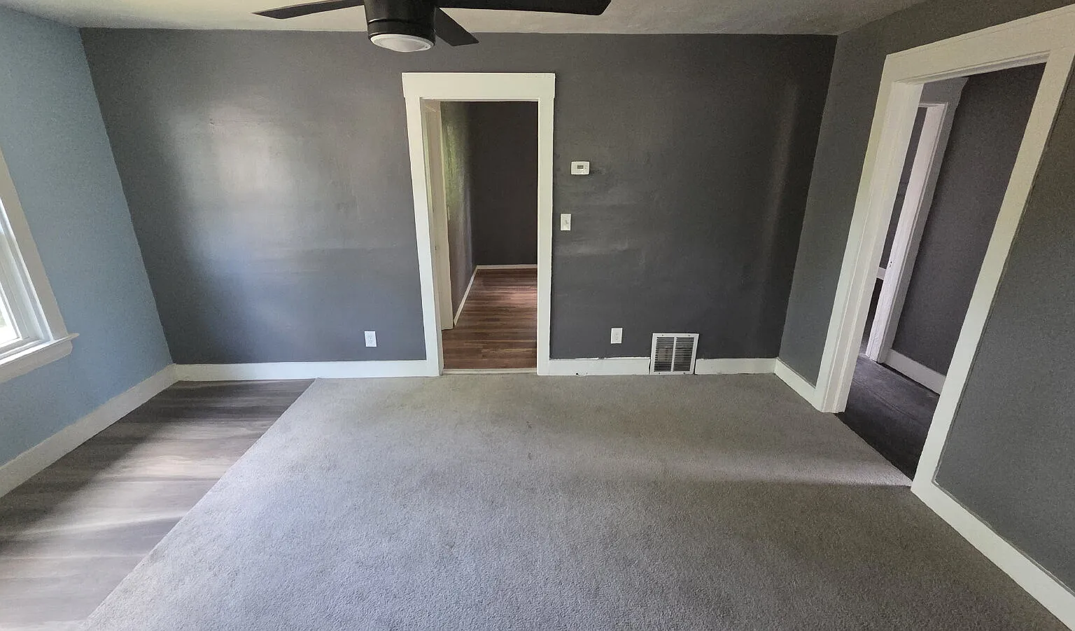 2 bed, 1.0 bath, 884 sqft, $1,050 — Photo 3
