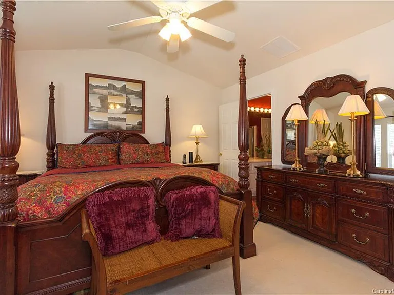 12415 Crowley Ct — Photo 7