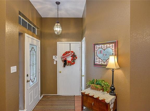 3rd image of 4012 Colorado Springs Dr