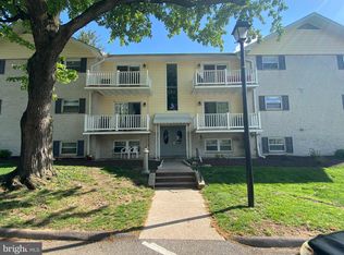 5 Warren Lodge Ct APT 1B, Cockeysville, MD 21030