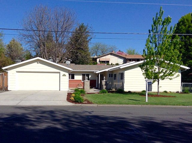 1st image of 1859 Fern Ave